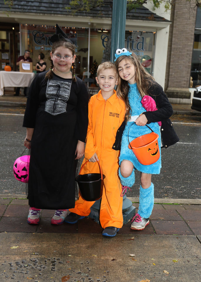 Halloween Trick or Treat Downtown Morganton 2019-9544.JPG